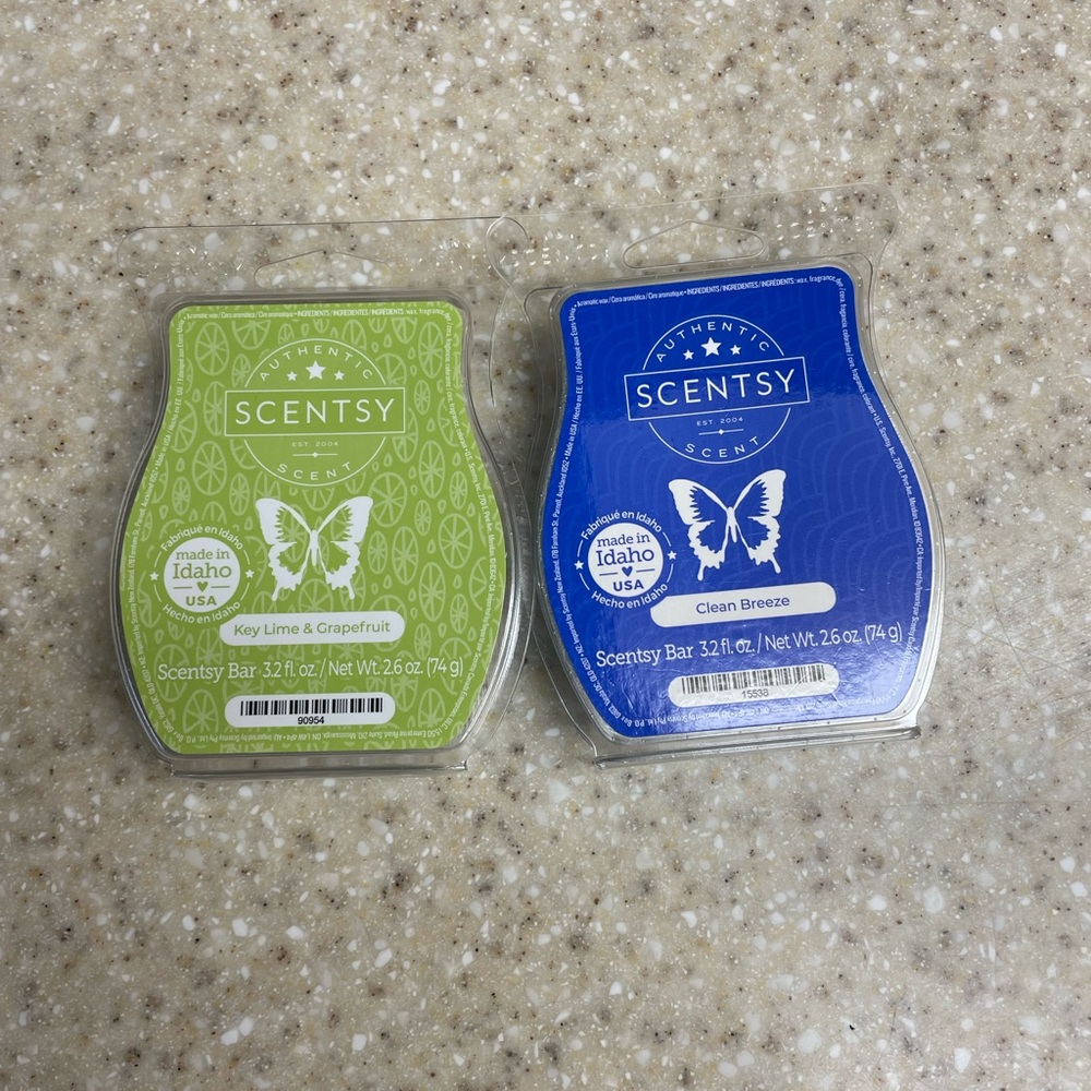 Scentsy Key Lime & Grapefruit and Clean Breeze Wax Bars - Green and Blue